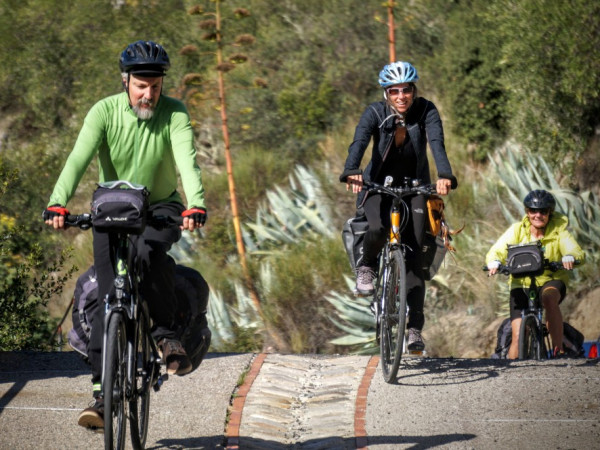 organic food and wine bike tours in France